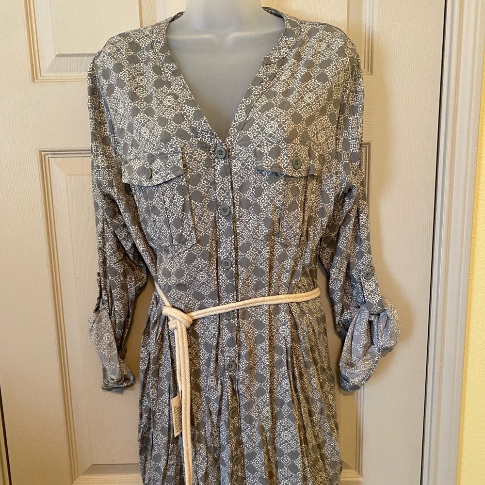 Sonoma Grey and White Printed Dress with belt size Lrg